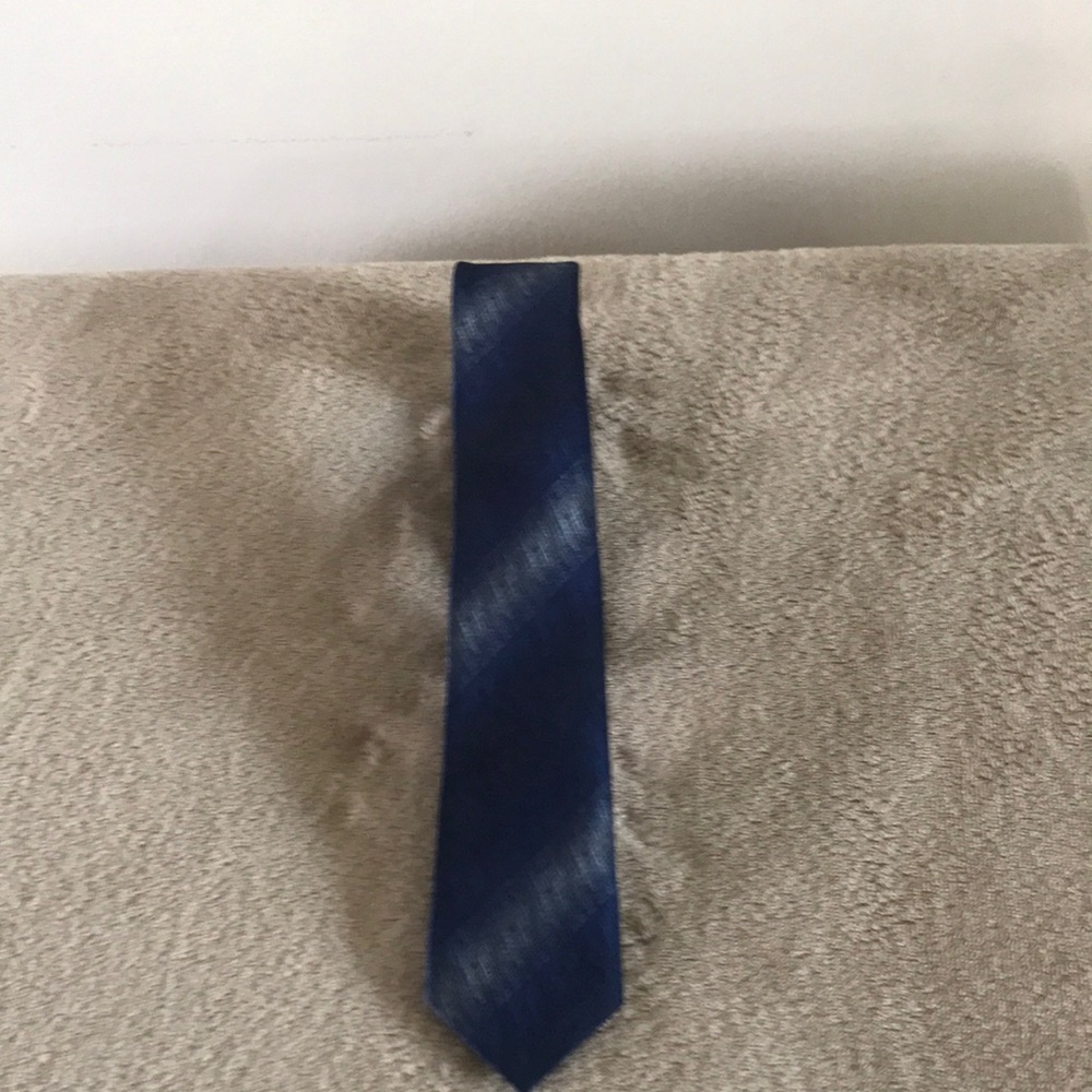Elegant Blue Men's Tie